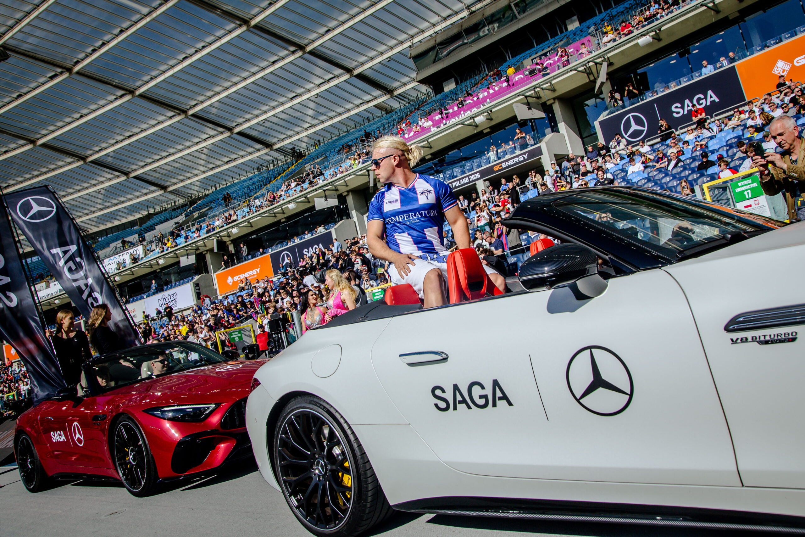 Już w dniu po bankiecie Skolim wziął udział w przejażdżce samochodem dealera na stadionie, gdzie odbywał się mecz piłkarskich legend